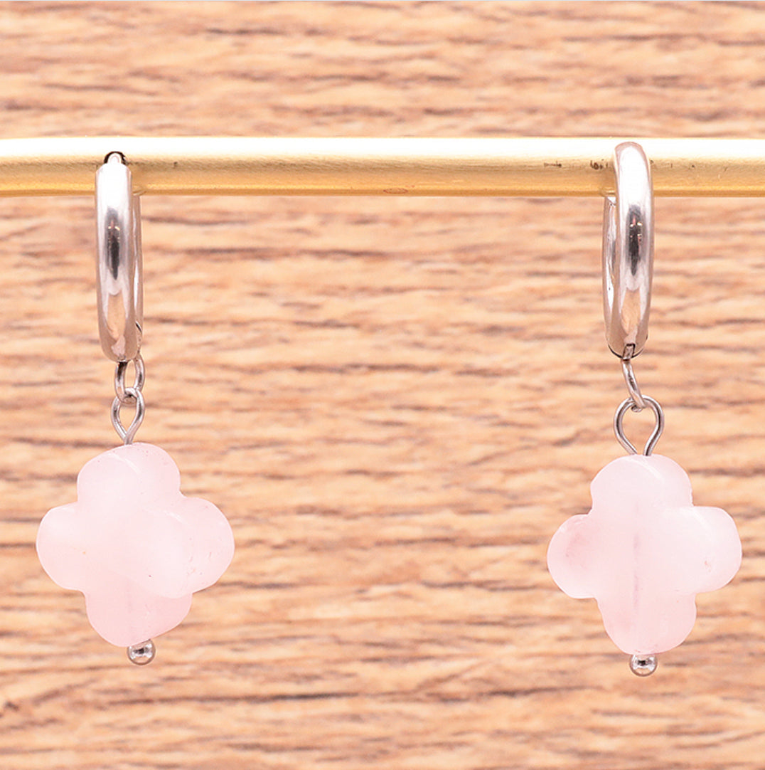 Boucles d’oreilles fleurs en quartz rose