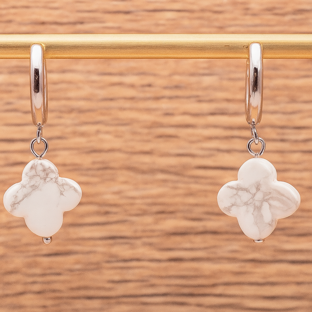 Boucles d’oreilles fleur en Howlite